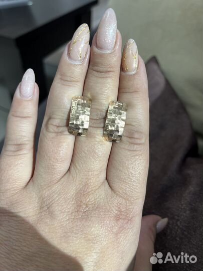 Золотые серьги