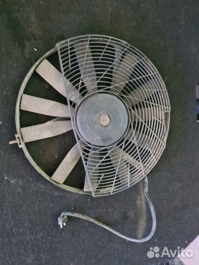 Вентилятор радиатора кондиционера Mercedes-Benz
