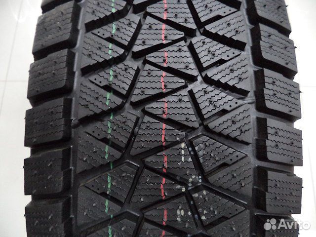 Bridgestone Blizzak DM-V2 275/55 R20 106T