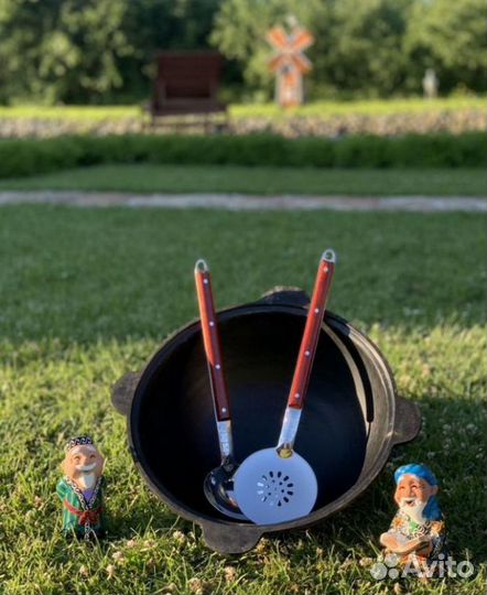 Казан чугунный с крышкой 10 л До 14 человек