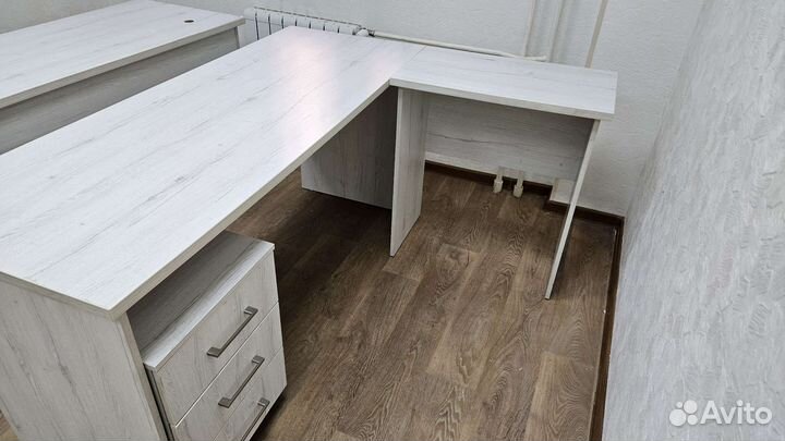 Продам офисную мебель