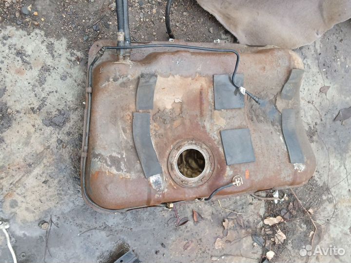 Бензобак daewoo leganza