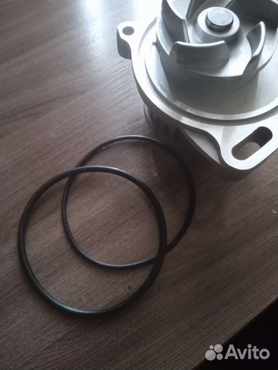 Водяная помпа Ауди 80