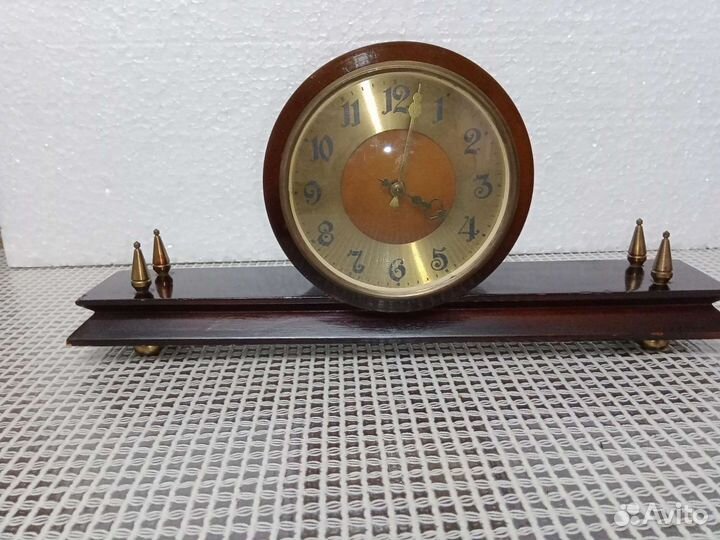 Часы настольные весна