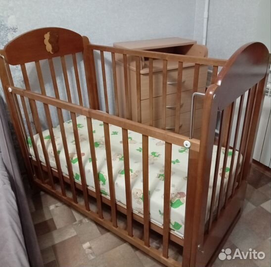 Детская кроватка