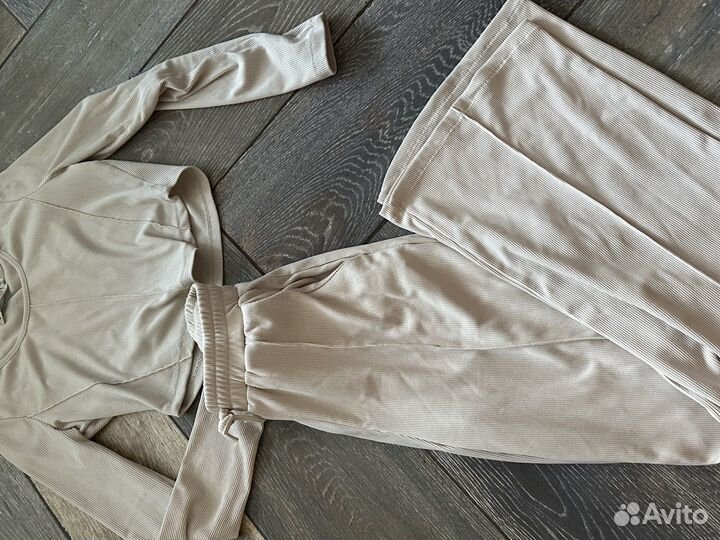 Вещи женские костюм джинсы топ юбка