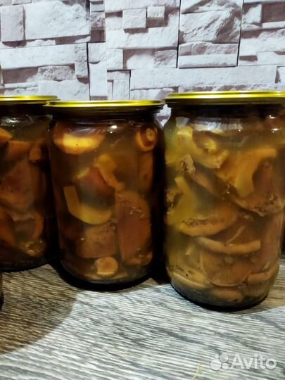 Грибы маринованные рыжики