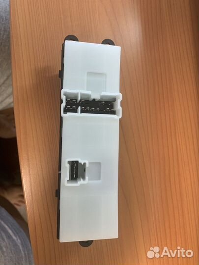 Блок управления стеклами на Ниссан Кашкай