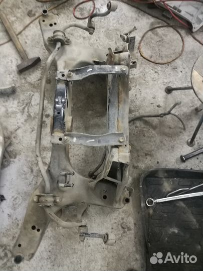 Nissan X-Trail т32 задний подрамник