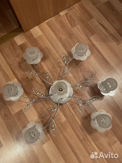 Люстра потолочная с пультом б/у