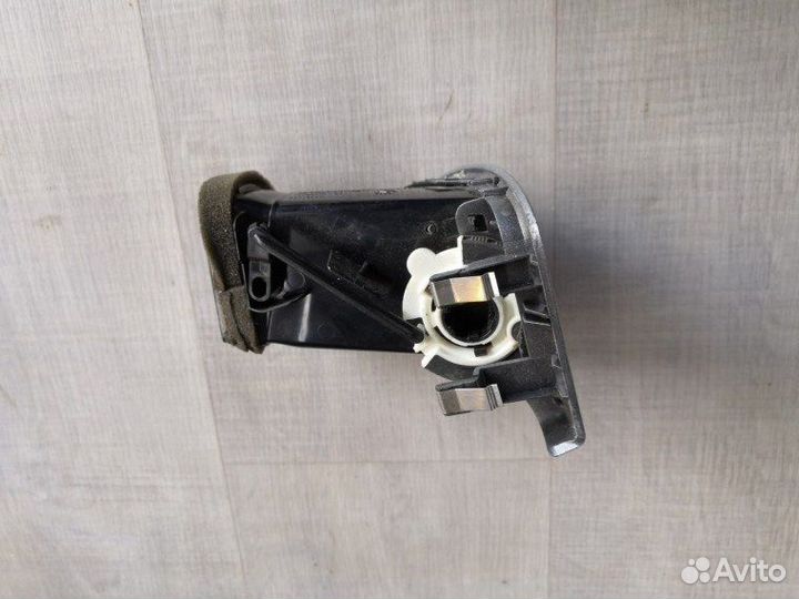 Дефлектор воздушный правый Skoda Fabia 2 1.2 BZG