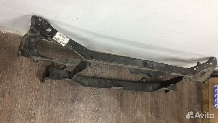 Рамка радиатора передняя Toyota Corolla AE 100