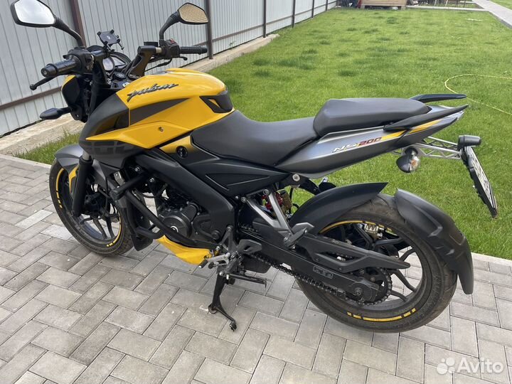 Мотоцикл Bajaj pulsar ns 200