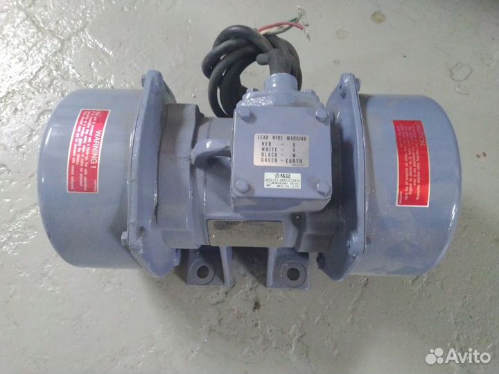 Площадочный вибратор KEE-6-4BW Uras Techno