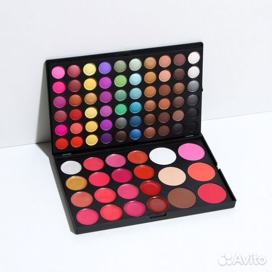 Набор декоративной косметики(тени для век, румяна