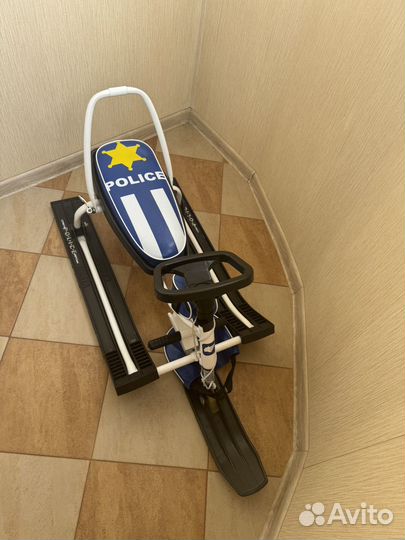 Детский снегокат со спинкой