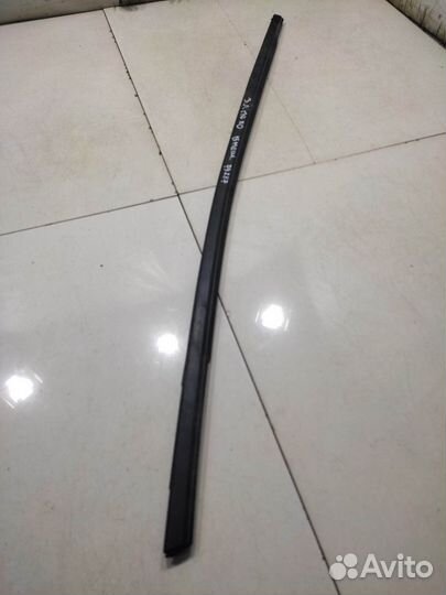 Уплотнитель стекла (задний, левый,внешний)