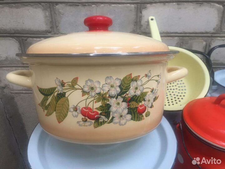 Кастрюля эмалированная СССР новая