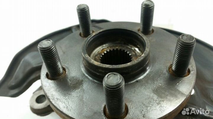 Ступица передняя левая Toyota Avensis AZT250 2005