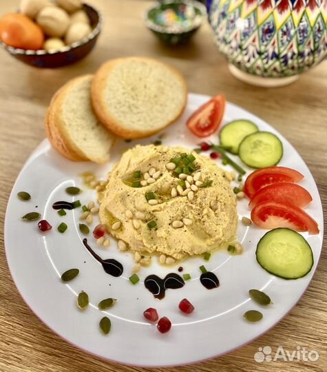 Хумус домашний с кедровыми орешками