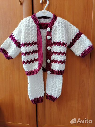 Костюмчики детские вязаные