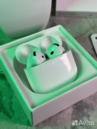 AirPods 4 с шумоподавлением