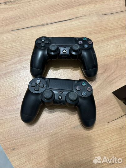 Игровая приставка ps4