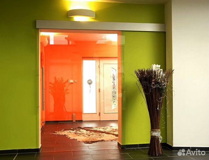 Стеклянная дверь на заказ