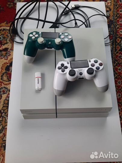 Прошитая sony PS4+2 джостика и игры
