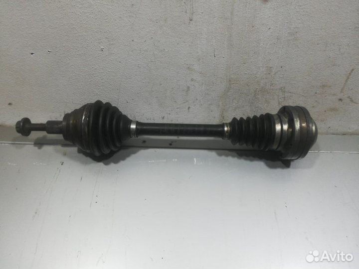 Привод (полуось) левый Skoda Octavia A5 2004-2013