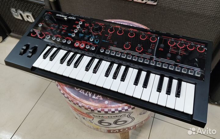 Синтезатор-вокодер Roland JD-XI