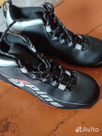 Лыжи, палки, ботинки и коньки