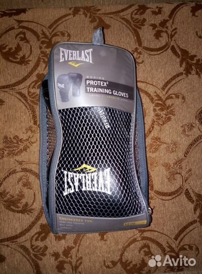 Боксерские перчатки Everlast
