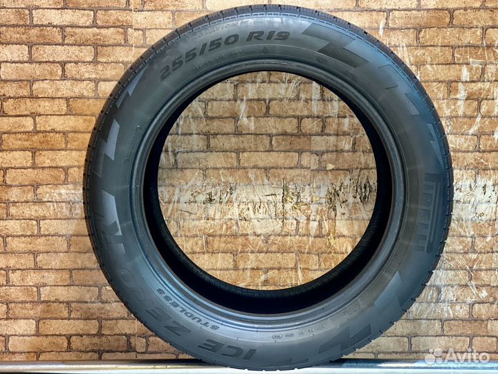 Pirelli Ice Zero FR 255/50 R19