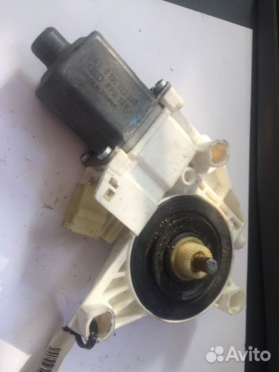 Мотор стеклоподъемника задний правый Mercedes-Benz