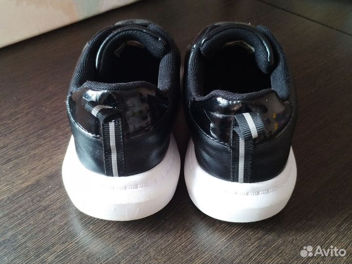 Обувь на девочку 32