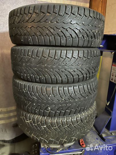 Pirelli Formula Ice 215/65 R16
