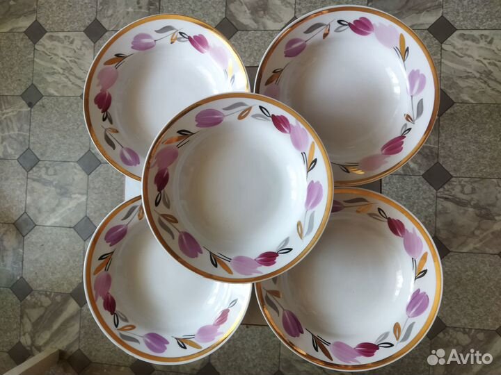 Набор тарелок