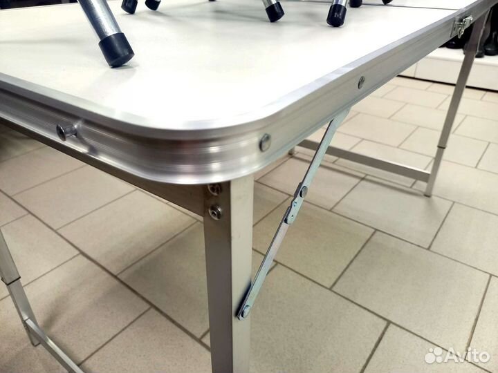 Стол алюминиевый и 4 стула