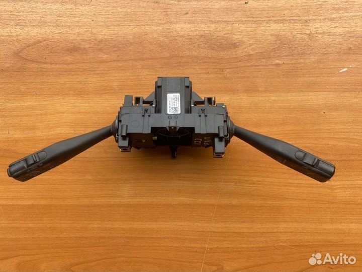 Подрулевой переключатель Skoda Rapid универсал