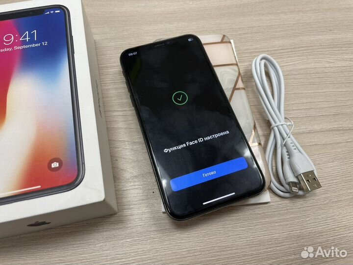iPhone X, 64 ГБ