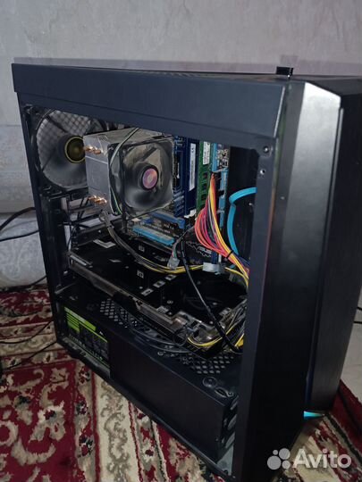 Продам компьютер с монитором и с столом