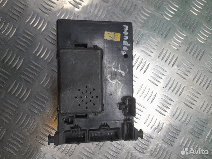 Блок предохранителей Ford Mondeo седан 1.6 1993