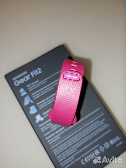 Фитнес браслет Samsung Gear fit2
