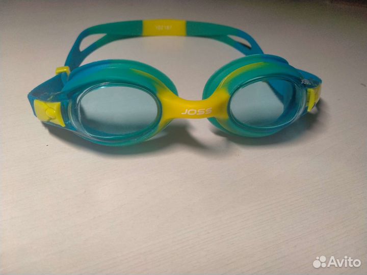 Очки для плавания