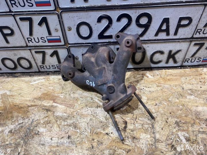 Выпускной коллектор Renault Logan 1.6 2008