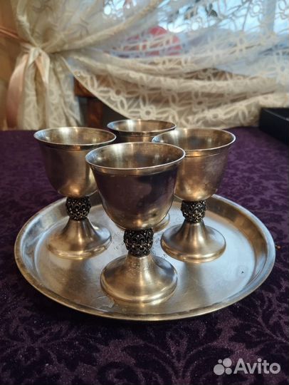 Рюмки коньячные на подносе мельхиор