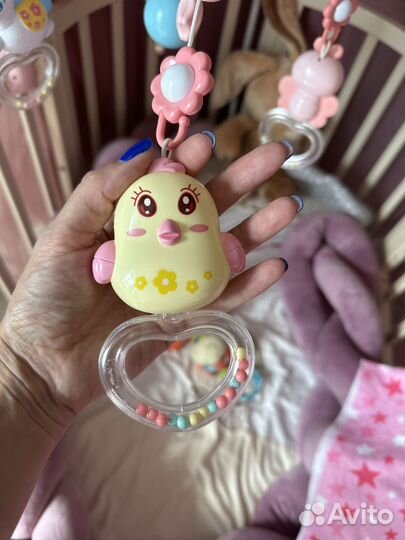 Мобиль на кроватку с проектором на батарейках