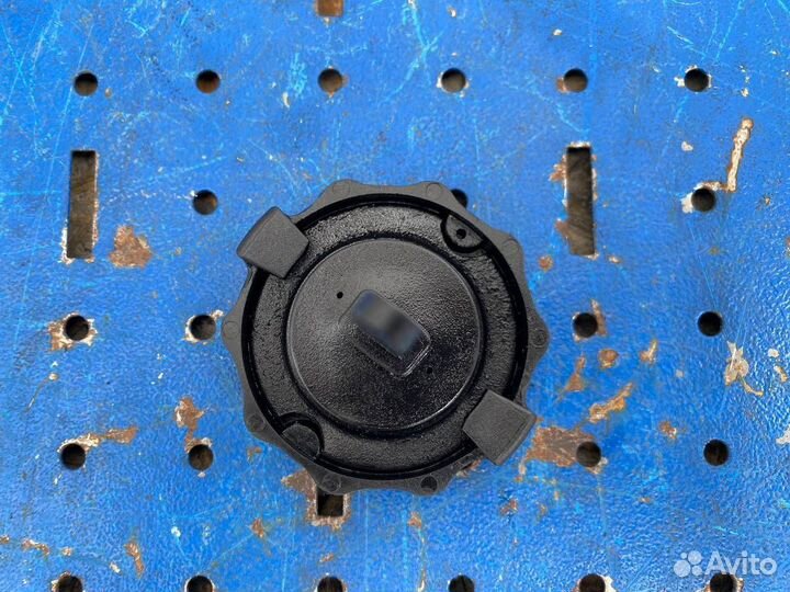 Крышка бачка гур Mercedes 611 612 2.2 2.7 cdi