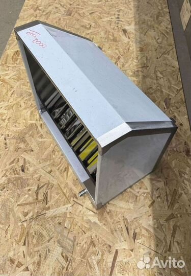 Зонт вытяжной пристенный